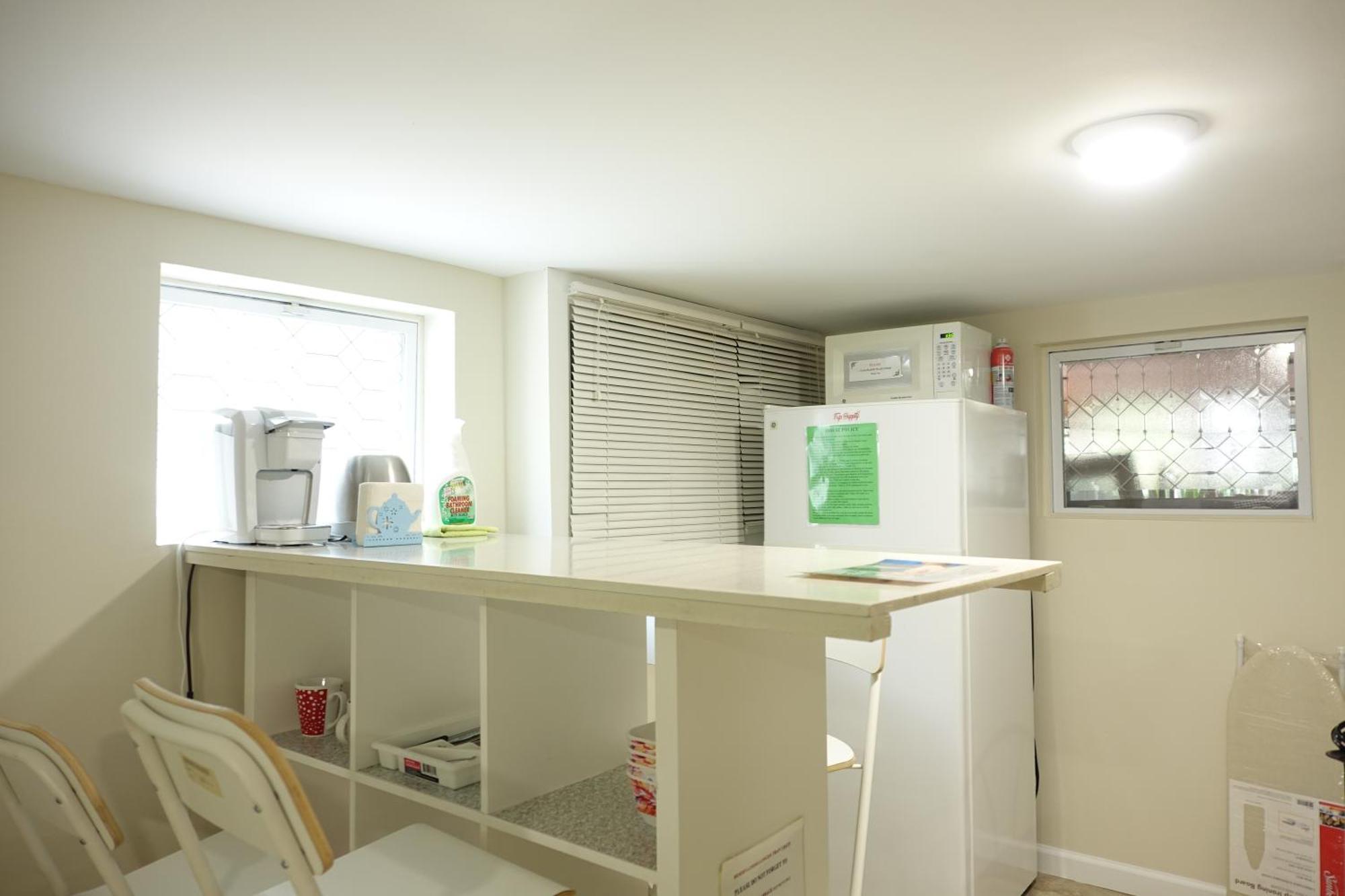 Ewr Airport Studio-hot Tub-free Parking Apartment